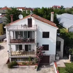 Apartman App-amelijas, Zambratija (Istria)